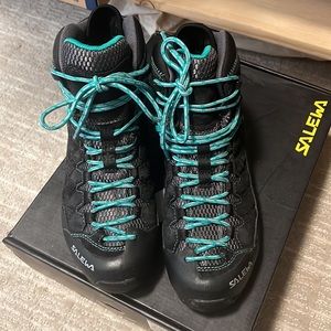 Salewa Mid Winter GTX Boot LIKE NEW